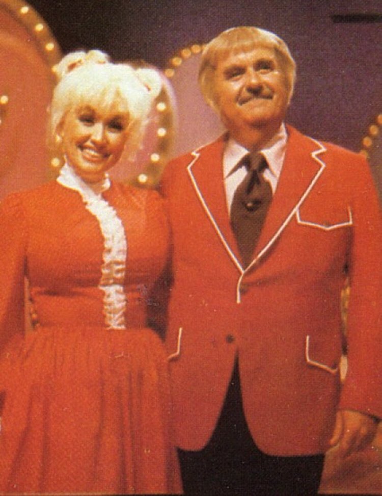 dollyfan1974's tweet photo. Dolly on the Dolly Show with Captain Kangaroo! She was pretending to be a little girl.BTW this is her REAL hair! @DollyParton #dollyparton #dollyshow https://t.co/7a4mx0hVHk