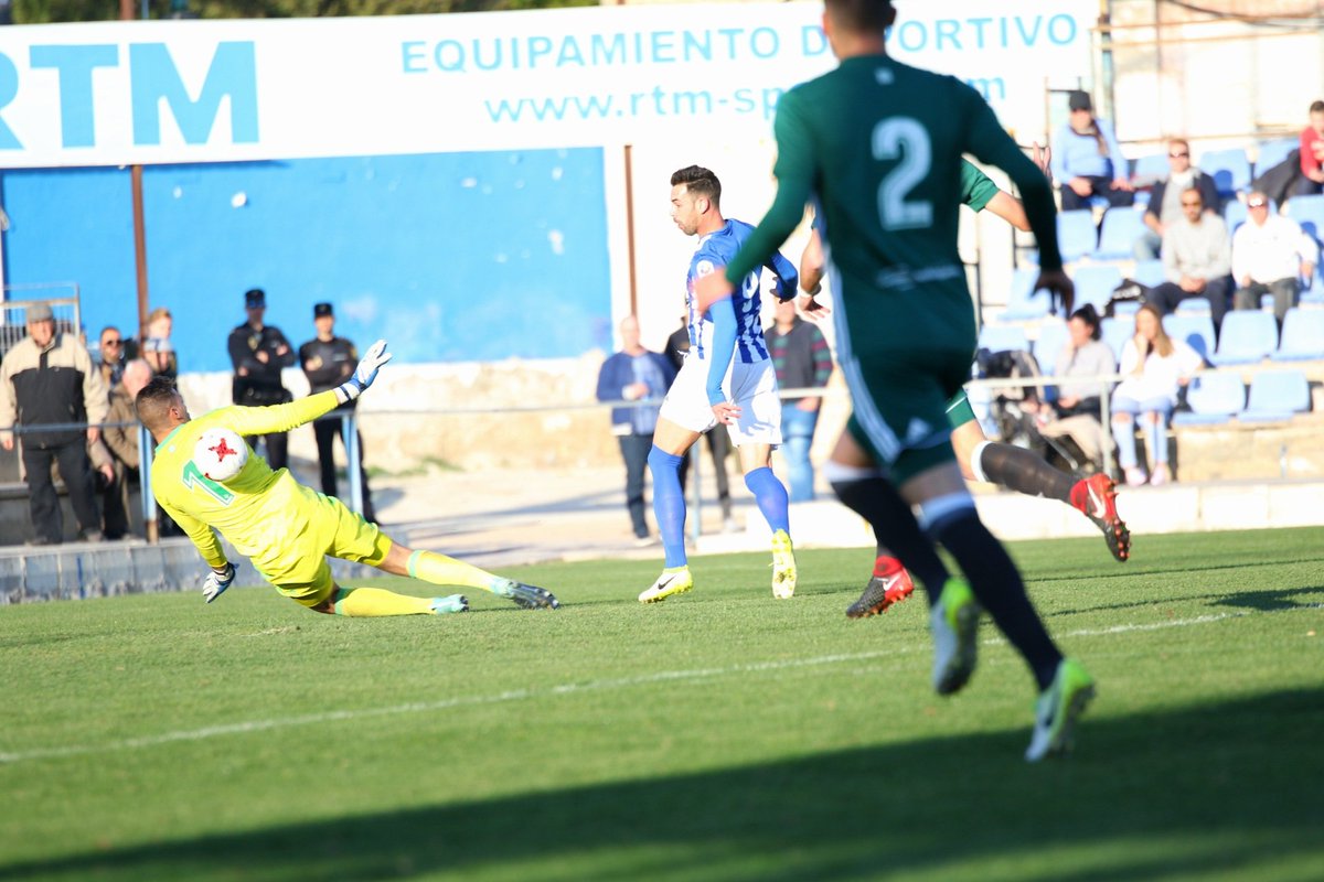 ecijafotosport's tweet photo. Se adelanta el @ecijabpe , @juandel9 pica la pelota a pase de @abrahamsfc11 https://t.co/3SJAr4FIOo