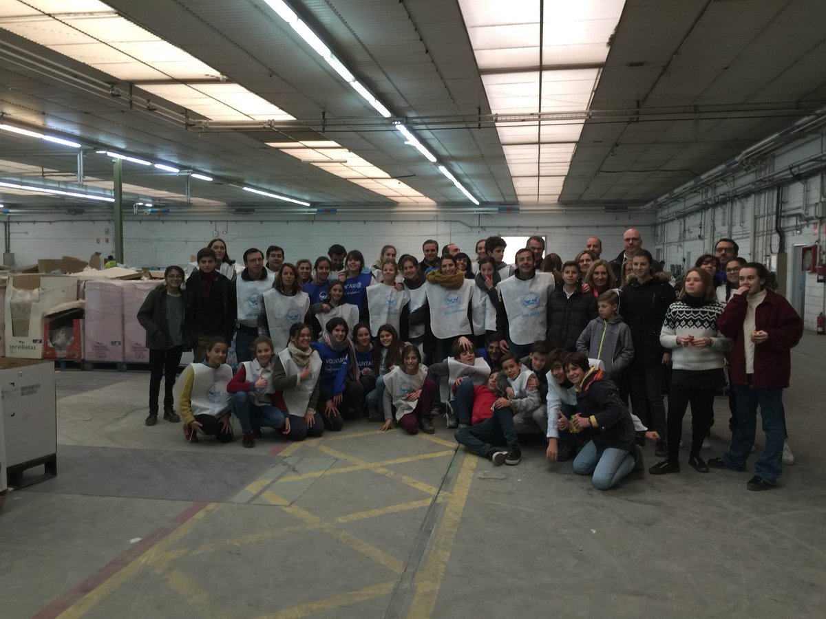 apaorvalle's tweet photo. @colegio_orvalle, hemos batido #record De asistencia: 66 voluntarios. Gracias a @GranRecogidaMad Banco de alimentos.
Gracias a todos por participar https://t.co/oS3WwDTw7r