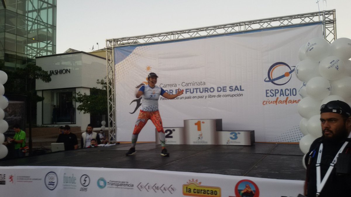 #SomosPaz | Todos calentando para la“Carrera-Caminata por el Futuro de SAL: Pasos hacia un país en paz y libre de corrupción".