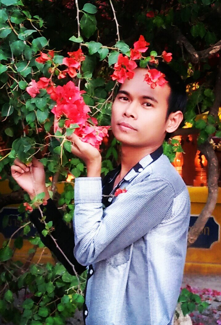 hmchit112's tweet photo. နန္းဆန္ၾကည့္ဒါ ပါ https://t.co/RPeDM1kCtn