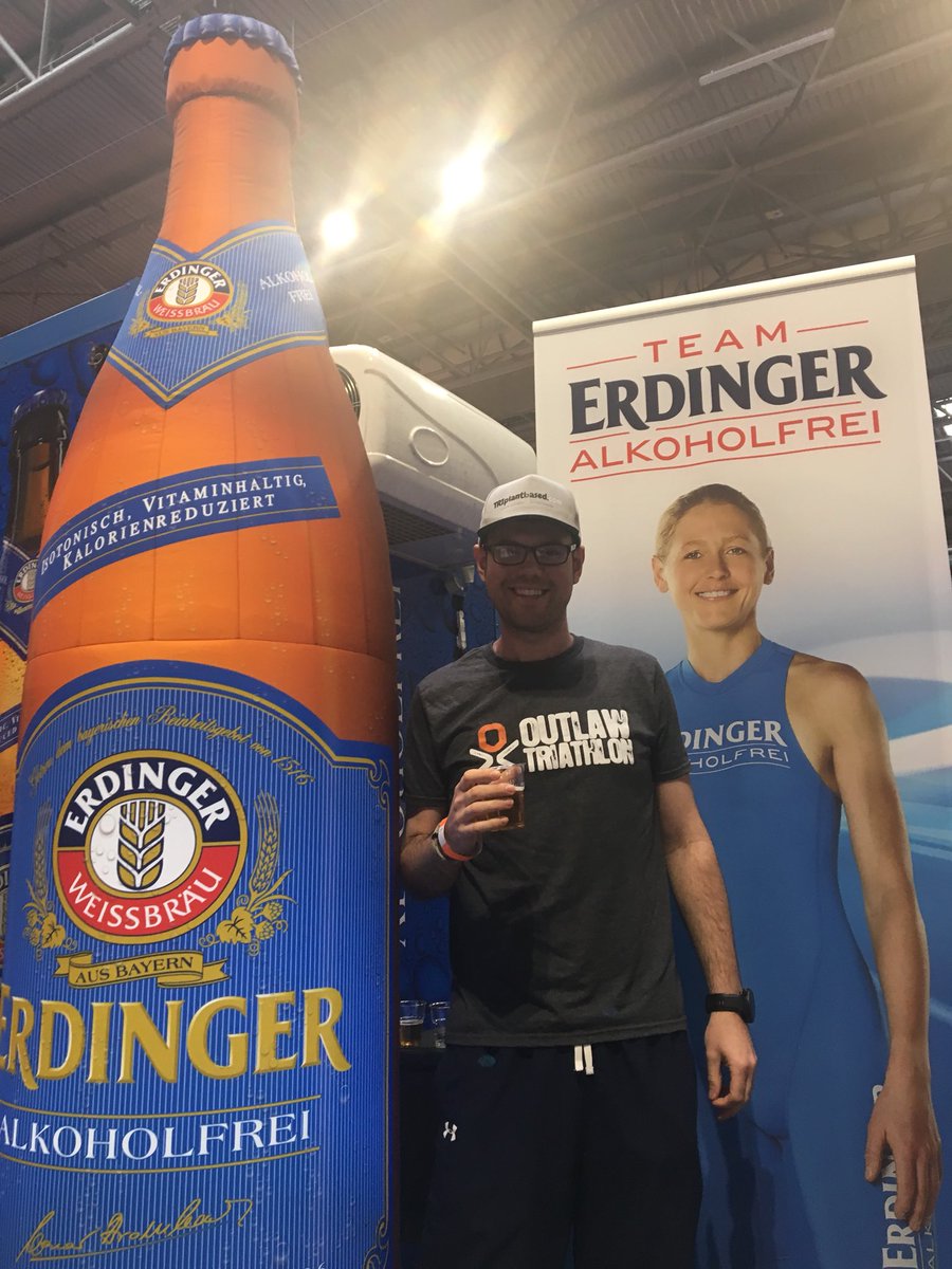 TRIplantbased's tweet photo. Just chilling at the #erdinger tent @nationalrunshow with a glass of @ErdingerAF_UK #liquidgold 😋 with our new best friend #heroine #Triathlete @lucygoss 😉 #alcoholfree ✌️💚🌱 #TriPlantBased https://t.co/cnl50Omv4X