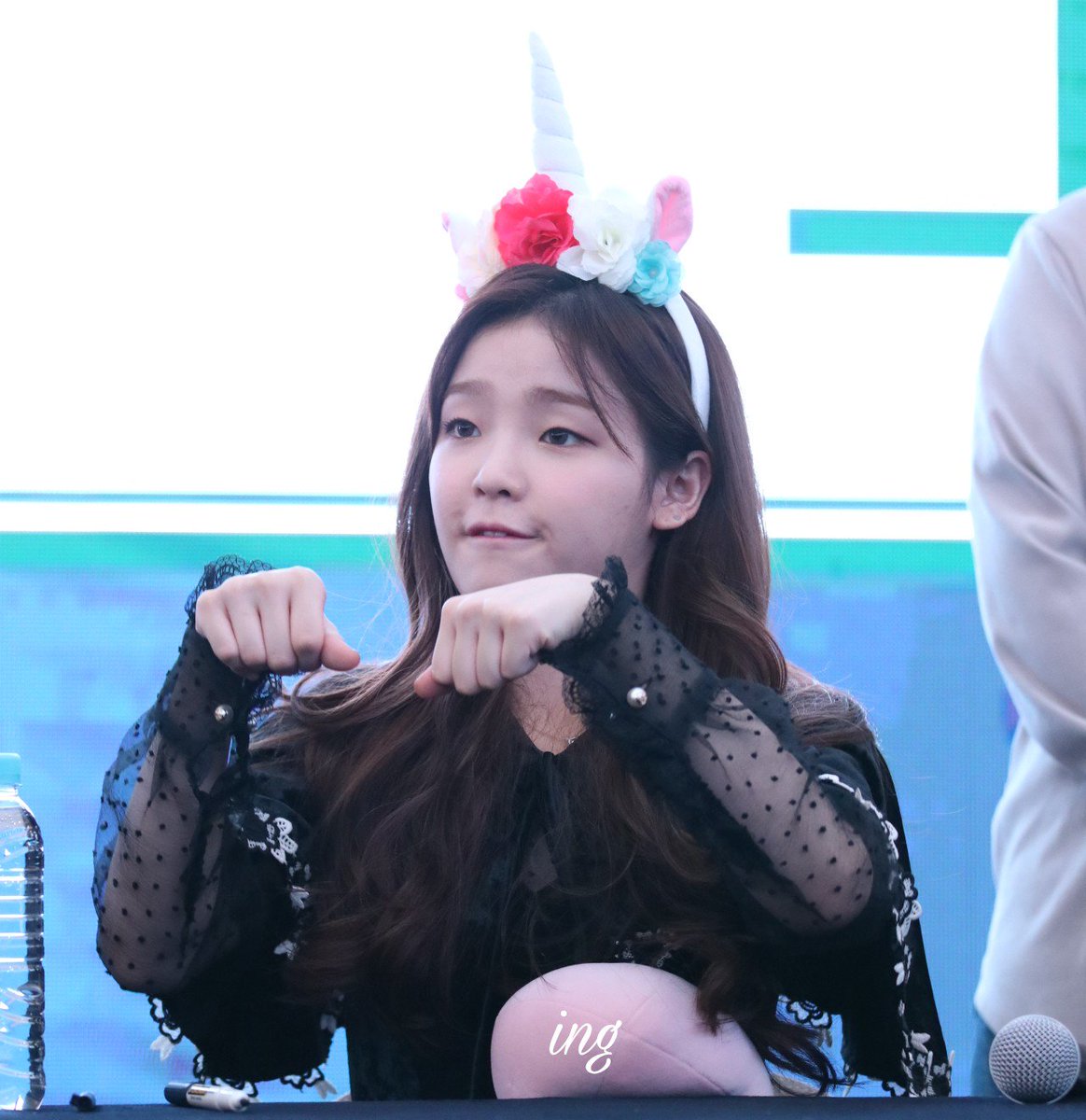 ohmysh_ing's tweet photo. 180121 고양 스타필드 팬사인회
#오마이걸 #승희 프리뷰
유니콘 ㅠㅠㅠㅠㅠㅠㅠㅠㅠㅠㅠ
@WM_OHMYGIRL https://t.co/v235UPFVw6