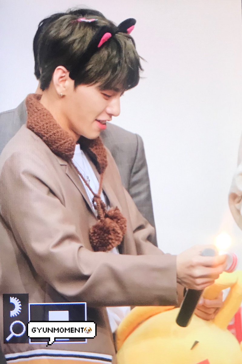 잘생긴남돌봇 tweet media