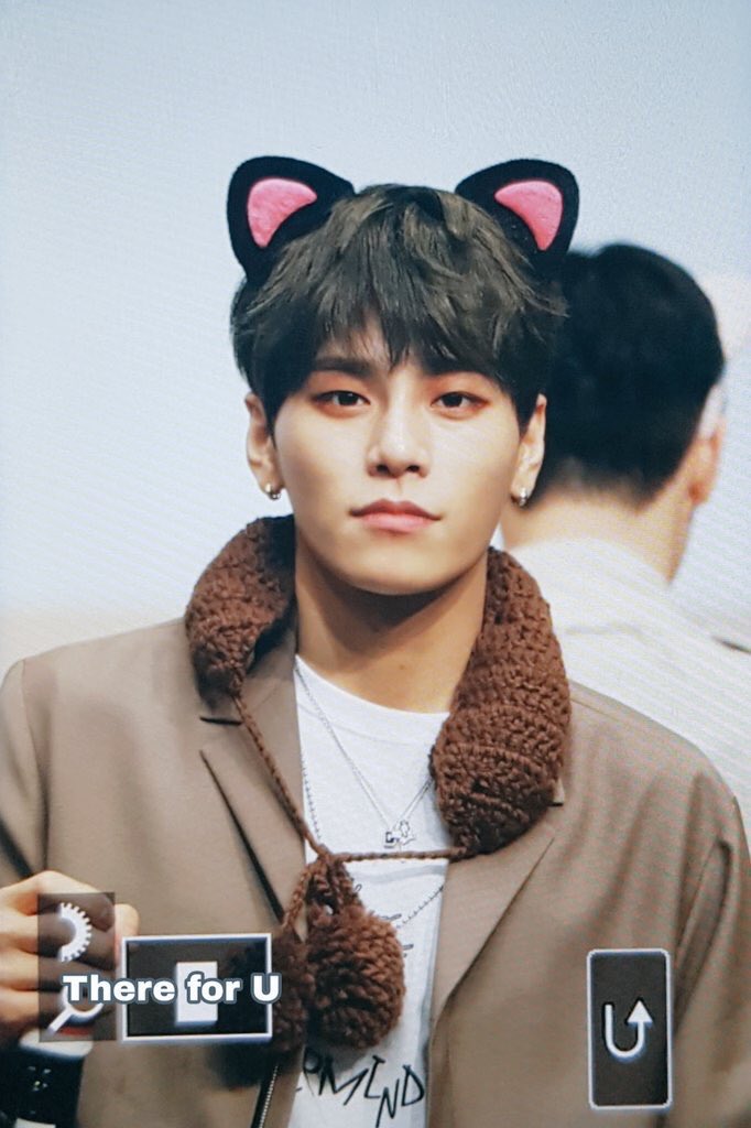 잘생긴남돌봇 tweet media