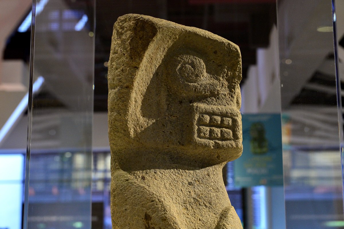 ColFra2017's tweet image. Hasta el 30 de enero de 2018, se exhibe la pieza del Parque Arqueológico San Agustín, ‘El Chamán murciélago’, en el Museo del Quai Branly de París. @El_Icanh #ColombiaFrancia2017