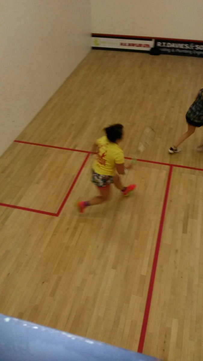 sqwales's tweet photo. Ladies squad working hard with Coach Sian Johnson In Llanelli #LadiesFirst2018 https://t.co/6kGc8FakPi