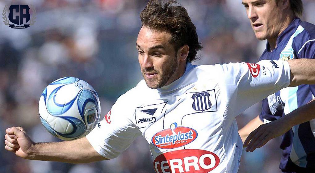 CulturAlbiazul's tweet photo. #CumpleMatador #Borghello
Iván tan solo jugó en Talleres 38 partidos y convirtió 14 goles en la temporada 2007/2008. Pero es recordado por la hinchada por ser el artífice principal del famoso “Día del Silencio” con un gol de cabeza por arriba de Olave. https://t.co/LPzgQl0dZz