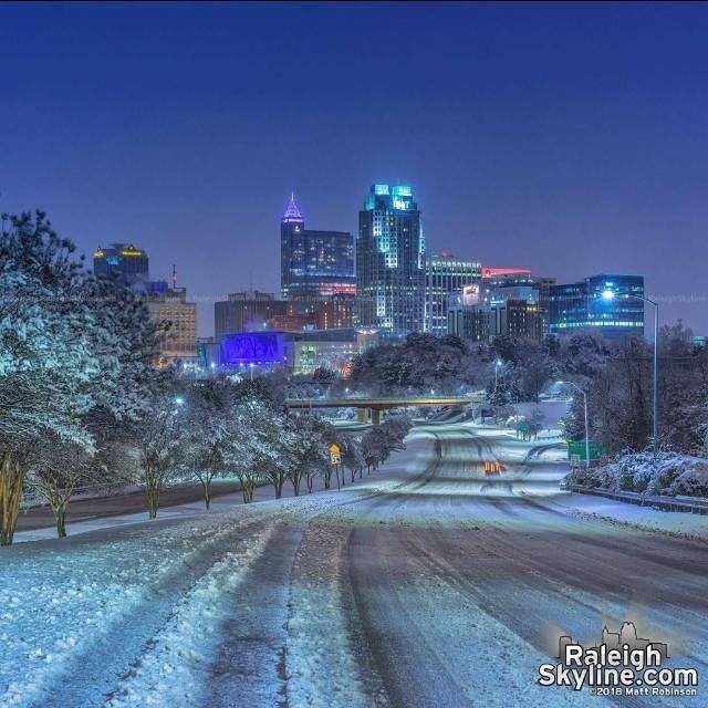 Rodrigo06119218's tweet photo. Vista espectacular..dspues d aver nevado.. Raleigh NC https://t.co/yFgGbAu8Y6