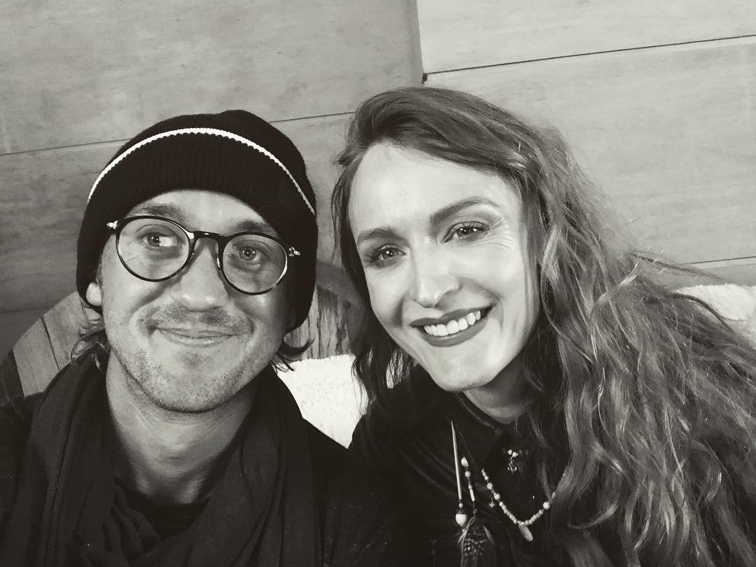 feltbeats's tweet photo. via @TomFelton's IG :
Meeting Mum at the airport x (Salt Lake City International Airport) -
Queen McCarthy &amp; I #sundance #ophelia (Sundance Film Festival)
https://t.co/en56bkjLmP https://t.co/LN09PobMFw