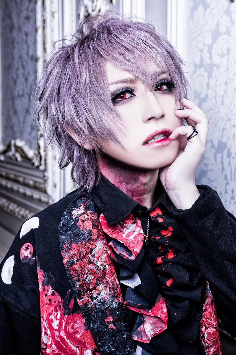 新しい私です ヴィジュアル系始めました 機嫌いいから、高画質のやつ