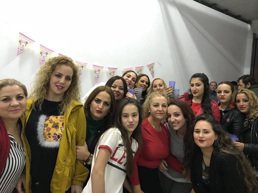 inesmh3's tweet photo. 🎉😍🍹💃🏻 la familia es lo primero 👏🏼❤️ https://t.co/W0efgPKR5i