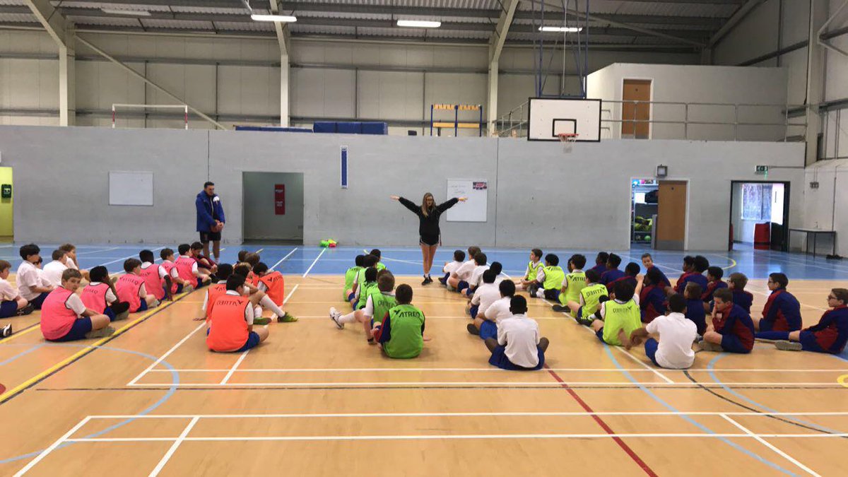 MissWaldron_P's tweet photo. Getting to grips with combined classes due to poor outdoor conditions🏀 #gamesforunderstanding https://t.co/nzYBZETPrv