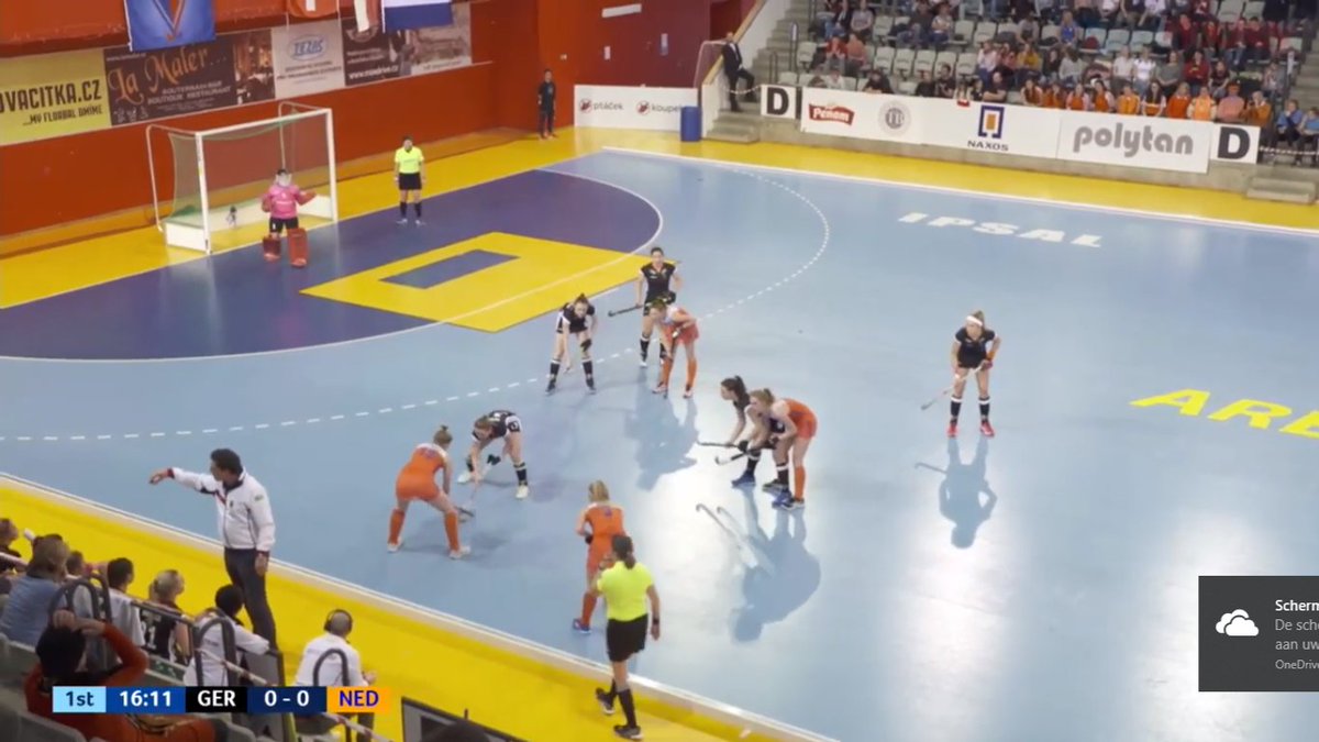 #EHI2018 #GERNED dit is net zo spannend natuurlijk. De 1 en 2 van het Dames zaalhockey tegen elkaar. Bij gelijkspel gaan we naar shootouts. Maar voorlopig zitten we nog in de 1e helft met de 1e krachtmetingen..