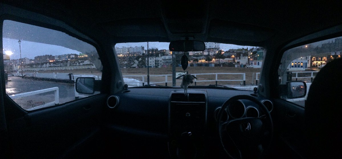 EllieElement's tweet photo. In one of my favourite spots - though not the best weather! - Brrrr! 
Not a #humanpart to be seen.
#Honda #Element #HondaElement #RainySunday #VikingBay #Broadstairs #Kent #Coast #Winter #Beach https://t.co/WzTq4jFeXQ