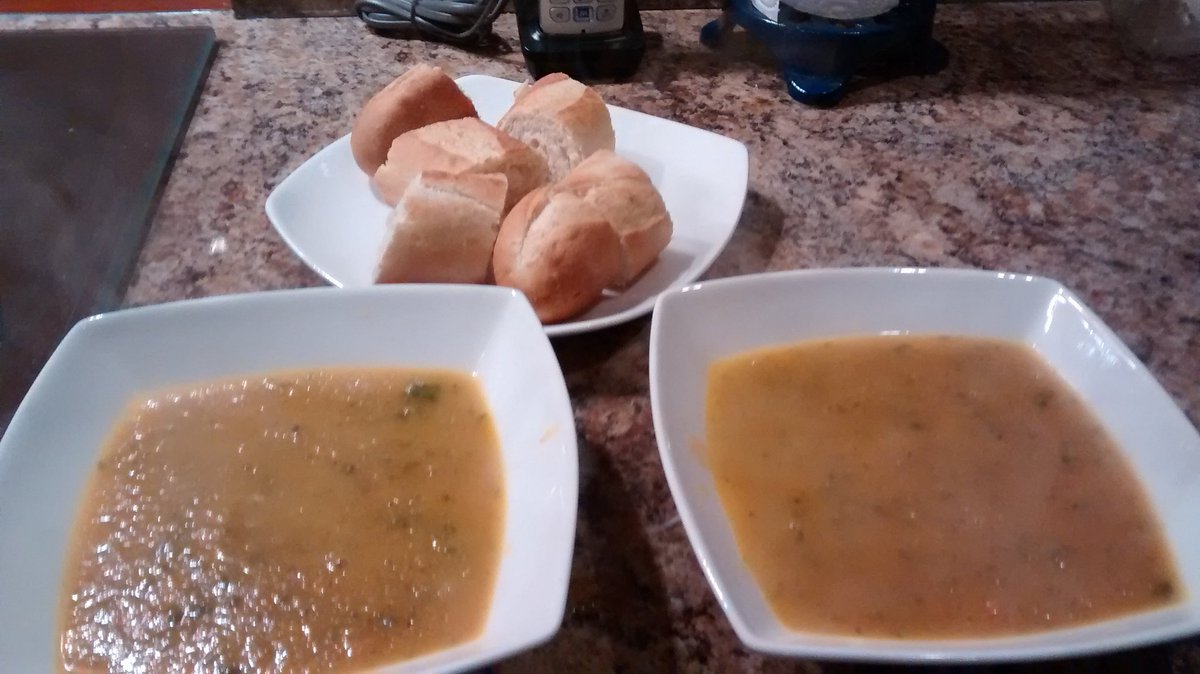 SallyWestle's tweet photo. 2 soups! Home made carrot &amp;coriander. https://t.co/q1HcInSM62