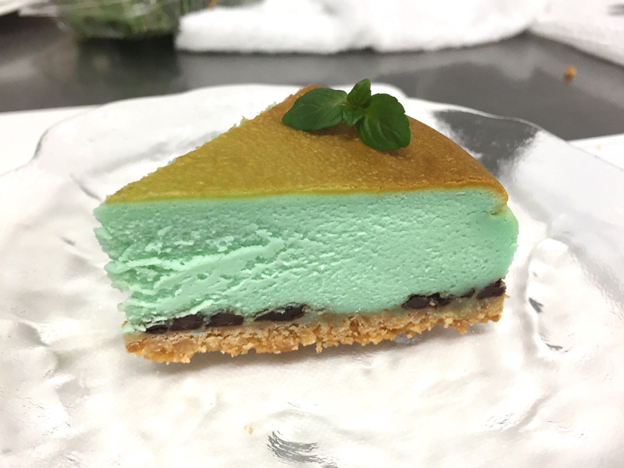 チョコミント大学生 うしくろ おしゃれイズム 見ましたか 今回 チョコミント好きの千葉雄大さんのために チョコミントチーズケーキを作らせていただきました とても喜んで食べてくださって 嬉しかったです すごくかっこよかったー