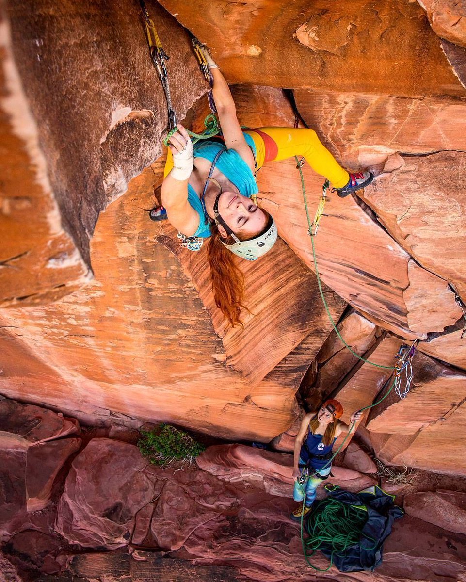 Supporting another's success won't dampen yours. 
Encourage. Support. Thrive. #outdoorwomen

. . .
Photo:  bit.ly/2paSPXQ
Risk Brothers Roof, trad 5.11a 
Red Rock Canyon, Nevada
