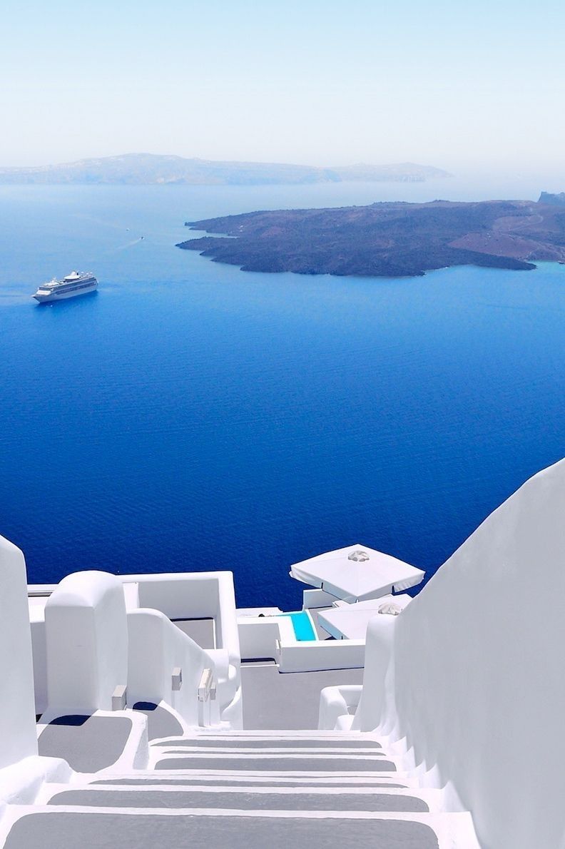 MagedMahfoud's tweet photo. I want to be here right now ❤ #Sentorini https://t.co/6ocB7qWSI3