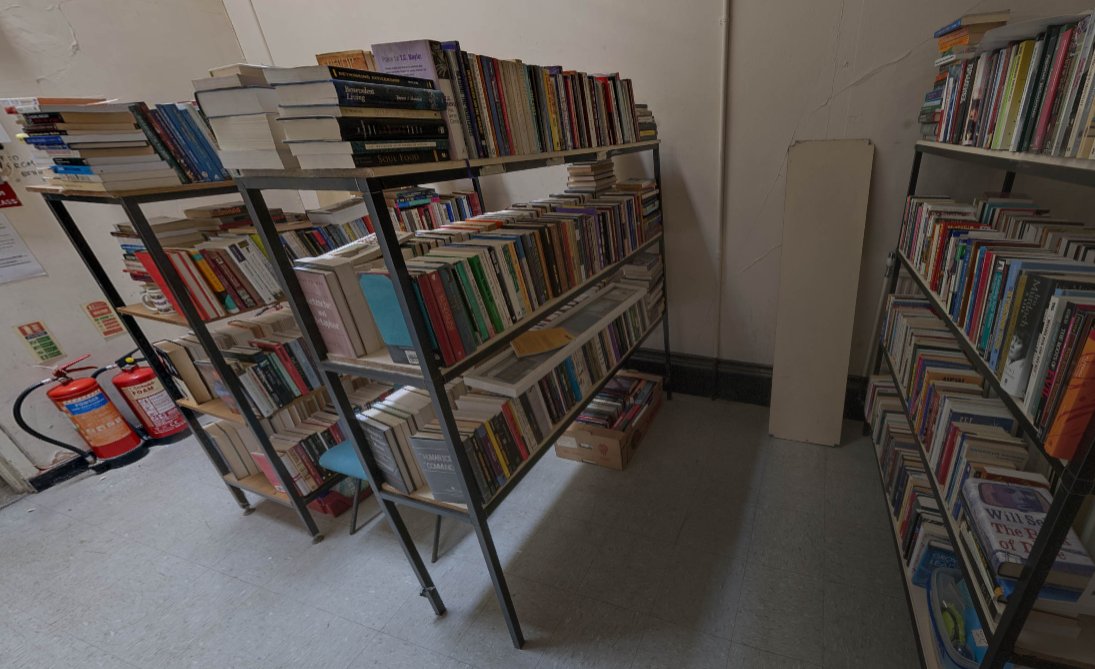 You should have seen the libraries <a href="/philkirby/">Phil Kirby</a> had here <a href="/HPBCLeeds/">Hyde Park Book Club</a> ... this isn't even half of it.