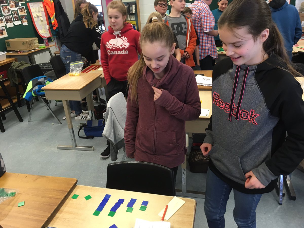 JennMills_TLDSB's tweet photo. Guess the Pattern Rule. Interactive math using tiles &amp; #patternstoalgebra increases students understanding @ArchieStouffer #tldsblearns https://t.co/yqz2VB4MgZ