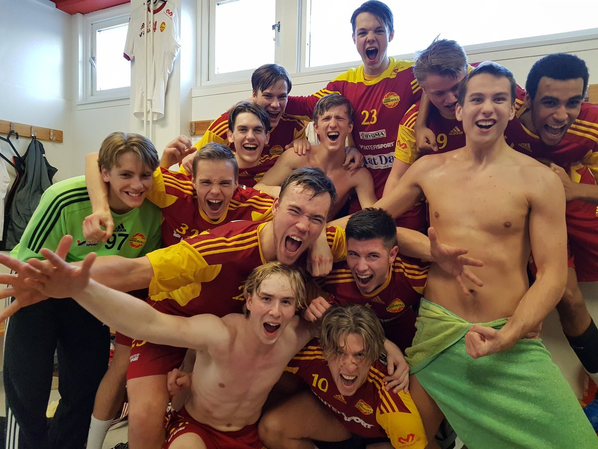 Ny helg och nytt handbollsunder ifrån Tyresö. Obesegrade även i P18-SM! Bara succé överallt <a href="/EkstrandMathias/">Mathias Ekstrand</a> <a href="/joabil3/">Joakim</a> <a href="/JTornander/">Johan Törnander</a> <a href="/FredrikGronroos/">Fredrik Grönroos</a>