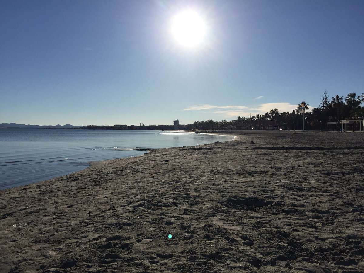 We have got the beach to our self today 72 degrees it’s a hard life😎