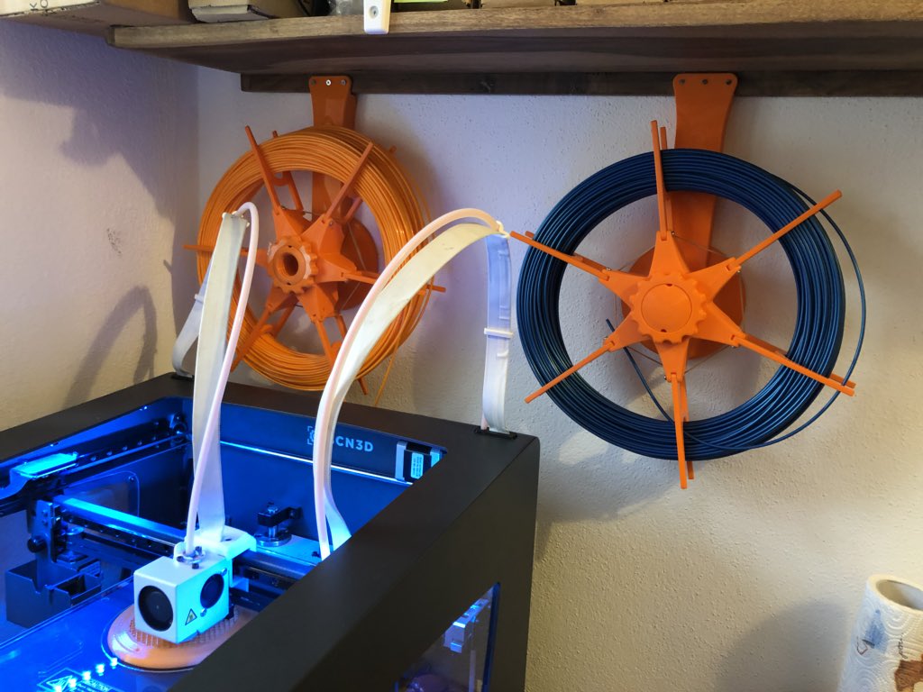 Atenzarus's tweet photo. @loubie_3D Don't rewind. There is a hole in the backpanel behind the lower bowden where you can go through from outside. Simply mount your coils rotable outside the Sigma.
Nevertheless it is not a great idea to use big coils lose filaments. https://t.co/b2j61UsRjt