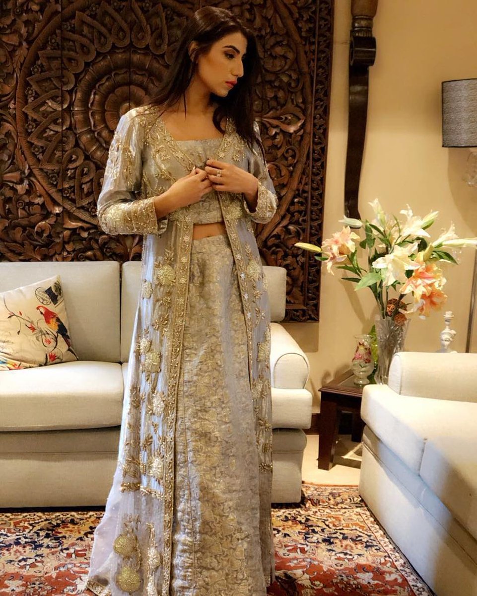 ShowbizAndNewz's tweet photo. #NehaManeka looks lovely in @everthine_official's "Ivory Ice" tissue gownπ₯π«With its trendy silhouette and stunning embellishments, this outfit is fit for the wedding season β¨ https://t.co/Lx5KzjIFXG