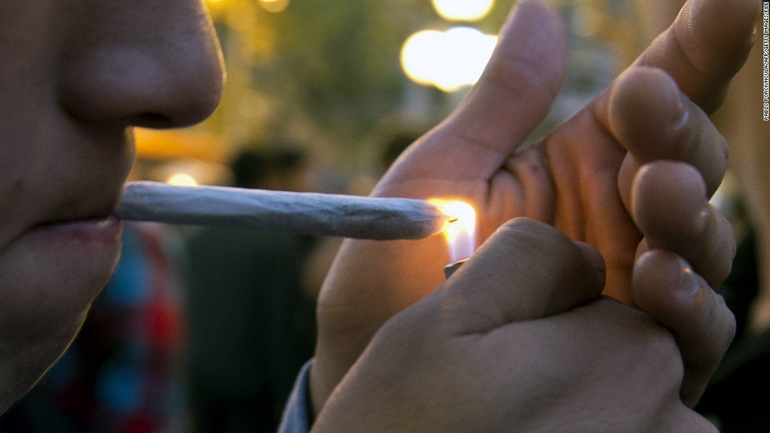 CNN's tweet photo. For teens, use of either marijuana or cigarettes is associated with higher odds of psychotic-like experiences, according to a new study https://t.co/HIiixA39Ml https://t.co/md4Gcaacis