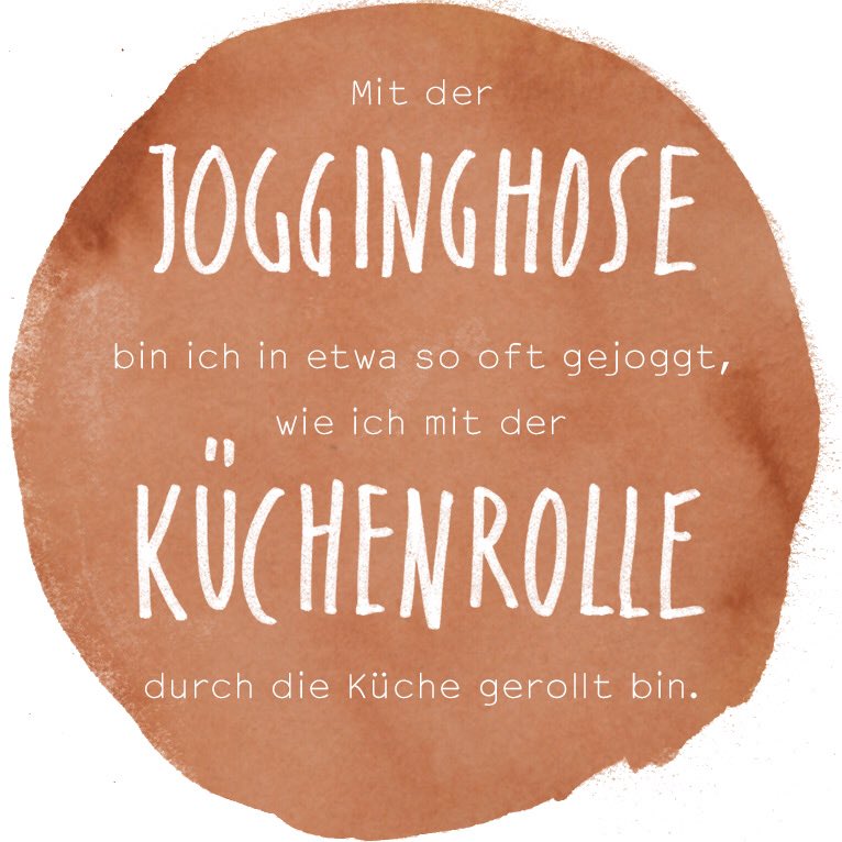 sheego's tweet photo. Heute ist #TagderJogginghose 🤣 #Jogginghose #KarlLagerfeld #fashion #sheego #magazin https://t.co/akTbu3l6AB