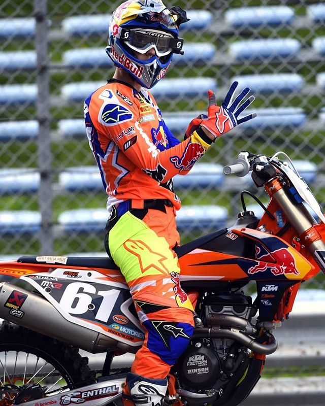 athenasocial's tweet photo. Can't wait for MX2 & MXGP 2018!
@jorgeprado61
@ktmredbullmxgp
#AthenaMotorsport #AthenaParts #AthenaGET #MXGP2018 https://t.co/pLTCBzbdgS https://t.co/6nFbArgEUr