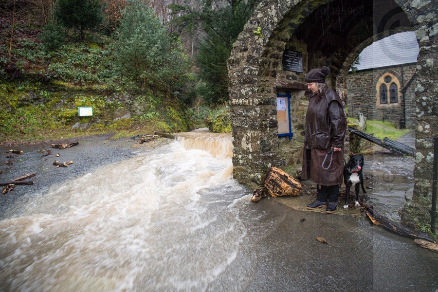 KeithMorrisAber's tweet photo. Floodwaters tear through #Llandre village near #Aberystwyth after hours of #torrential #rain today ยฉ @KeithMorrisAber for @AlamyNews @S4Ctywydd #weather #newsphotographer #documentary #reportage #freeelance #exteremeweather https://t.co/rLbZIeKpy3