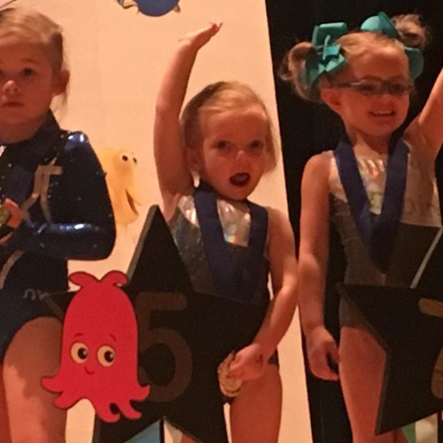 tlongren's tweet photo. There was a three way tie for 5th place. This is the first time Piper hasn't got a trophy, she was a lil upset. https://t.co/zj7wLedqCw https://t.co/L0jyd5ibZH