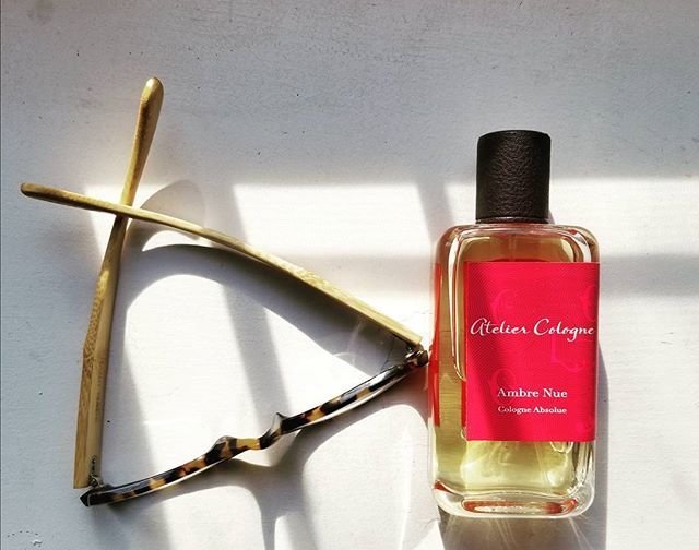 Adding the warmth of @ateliercologne 's Amber Nue to this #sunny #Sunday. #sotd #mensfragrances #mensgrooming #cologne #amber