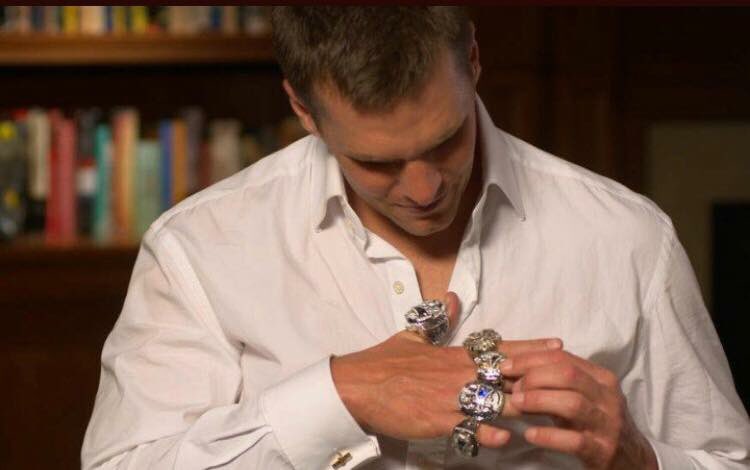 Calebg33's tweet photo. Reporter: Brady how is your hand?         Brady: https://t.co/0a18AULlOu