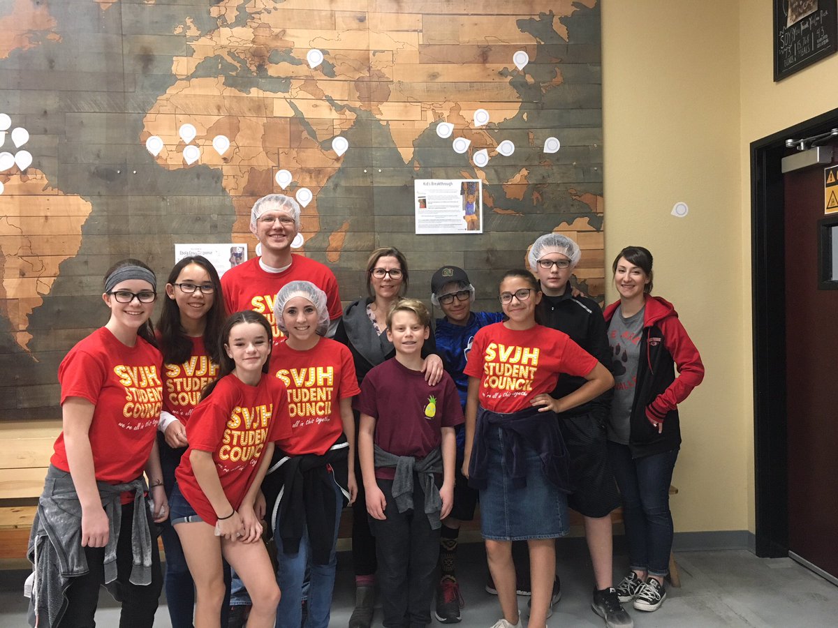 SVJHSabercats's tweet photo. Student Council packed 18 boxes of food yesterday at Feed My Starving Children #WeAreSouthValley #CharacterCommunityCommitment https://t.co/mP2CqGNvuh