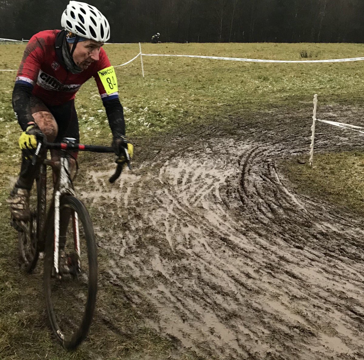Extreme conditions at today’s <a href="/nwcca/">NorthWest Cyclocross</a> season finale. In awe at the hardcore riders - pics and video on our insta page. Here’s one of a <a href="/clitheroe_bc/">clitheroe bike club</a> taking a wide line.