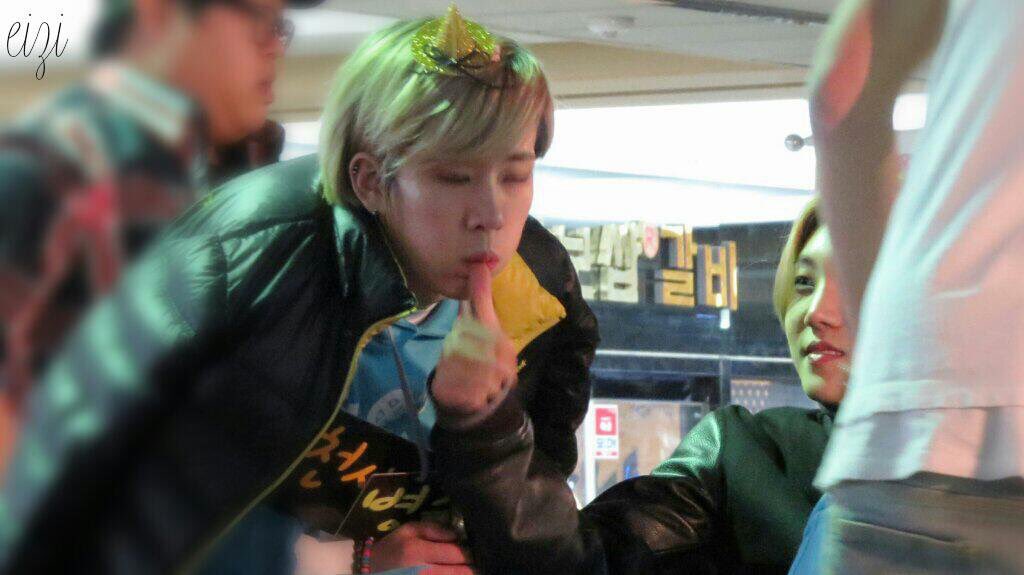 kbjdoingthings's tweet image. byungjoo doing Whatever this is (2014)