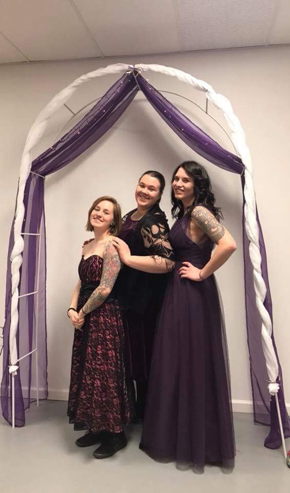 bombegranate87's tweet image. Prom pics! I only went to one prom in high school, and didn't get any photos taken, so here are my first ones ever! With my wives, and with an award! #ovrg #rollerderby #awardsbanquet