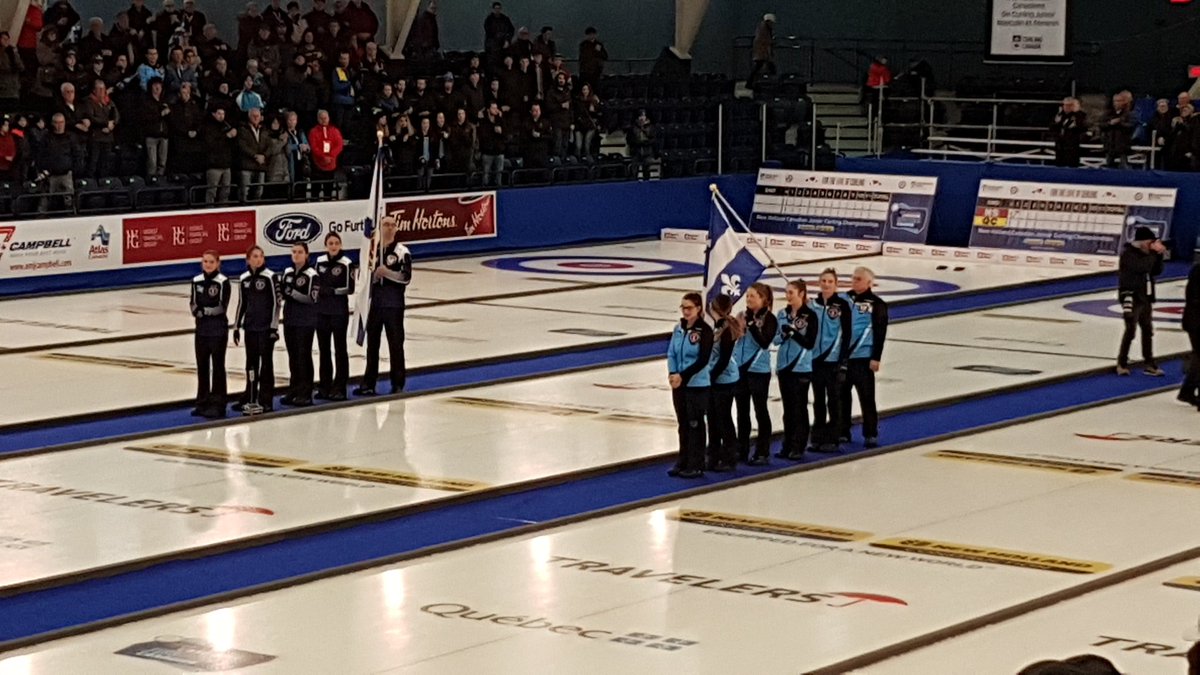 dbwarrener's tweet photo. Women's final is about to begin between home Province Quebec and Team Nova Scotia. Two great teams. Sponsored by New Holland.@CurlingCanada @NewHollandAG #NHcurling https://t.co/YV2Y41Qz4l