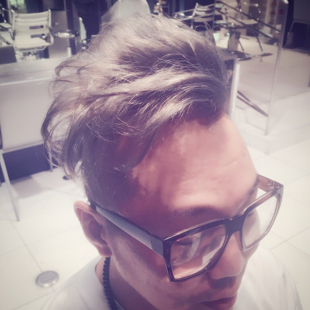 justippei's tweet image. #NewHairColor #LightGrey #ProWorks
どんくらい色持つかな…