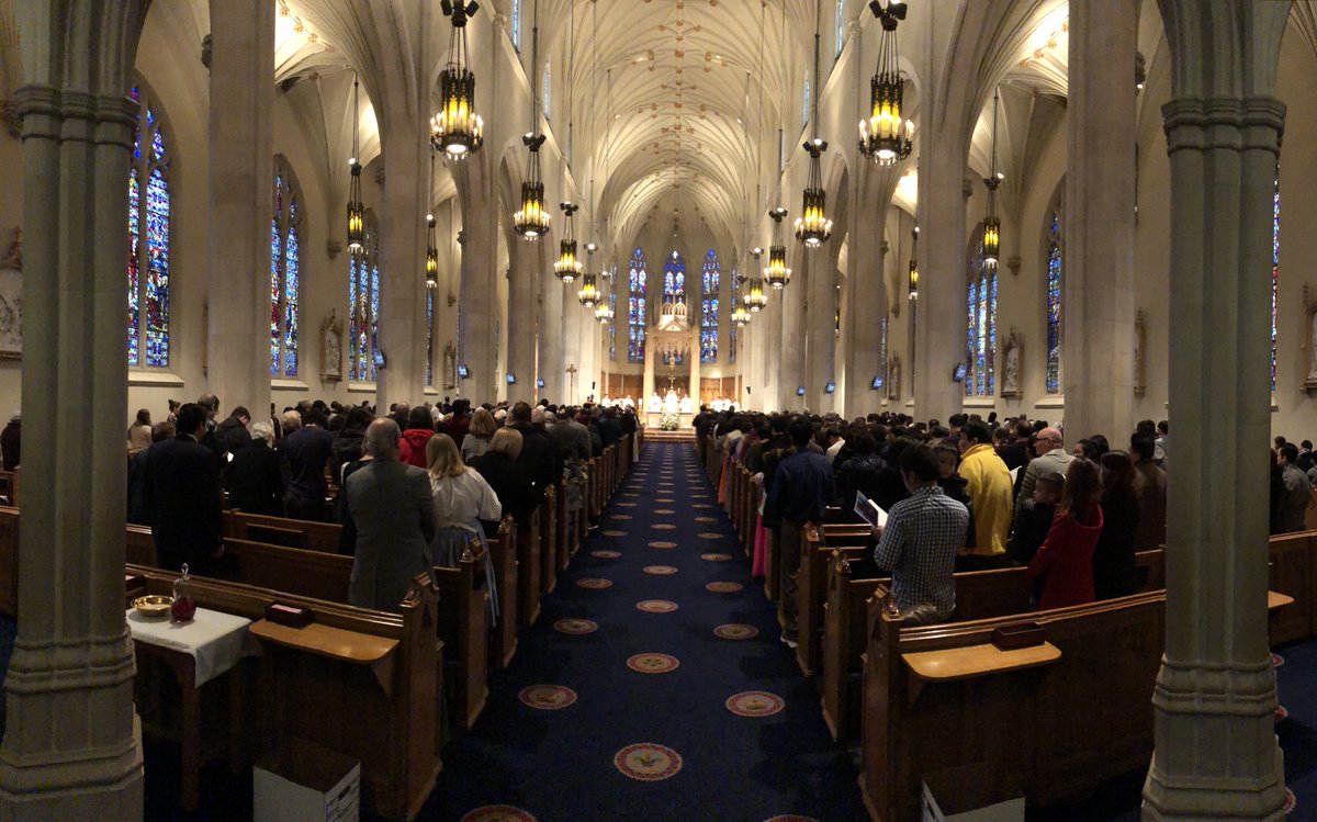 DioceseHamilton's tweet photo. A full house for the #MulticulturalMass at the Cathedral Basilica today! https://t.co/Fc1Z0ZjXcN