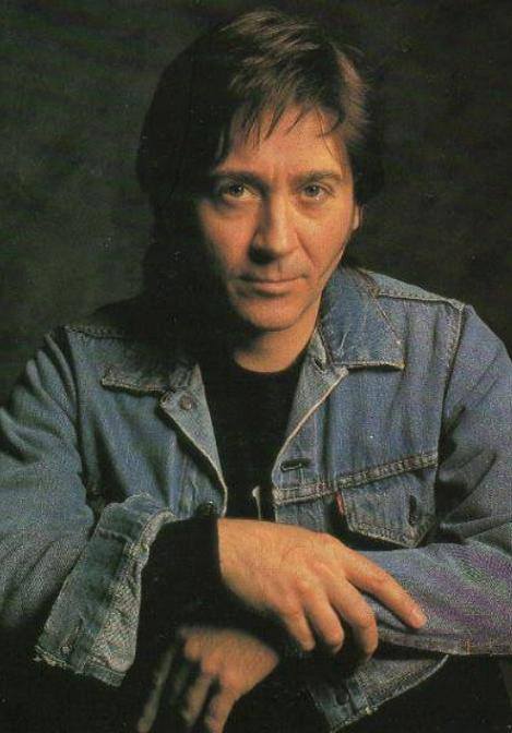77MASH's tweet photo. #OnThisDay, 1945, born #PeterKircher - #StatusQuo (1982-1985) https://t.co/xbEjS52u22