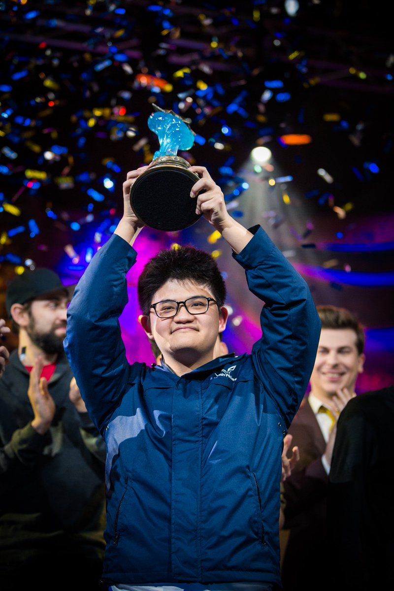 HSesports's tweet image. Say hello to your 2017 Hearthstone World Champion, tom60229! #HCTAmsterdam