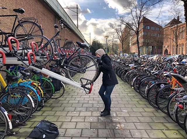 DutchProQuo's tweet image. #cycling #publictransit
More great Amsterdam bike parking ift.tt/2Bidi1i