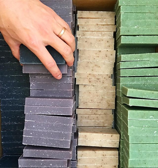 baresoaps's tweet photo. Currently stocking a new spring edition of our sampler pack, filled with a new bar of soap that we are debuting soon. Haven’t picked a name yet but it’s got an herby lemon scent and contains crushed apricots and coffee for some good exfoliating!

#bareso… https://t.co/MQZ6TyEBfg https://t.co/VSvRa38jBg