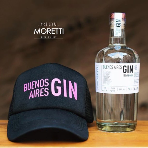 <a href="/MalaPalis/">Mala Pala</a> <a href="/destileriaok/">Destilería Moretti</a> El Buenos Aires es un London Dry. Con Tilo y naranja 🍊 Qué son los árboles que crecen en las calles de Buenos Aires