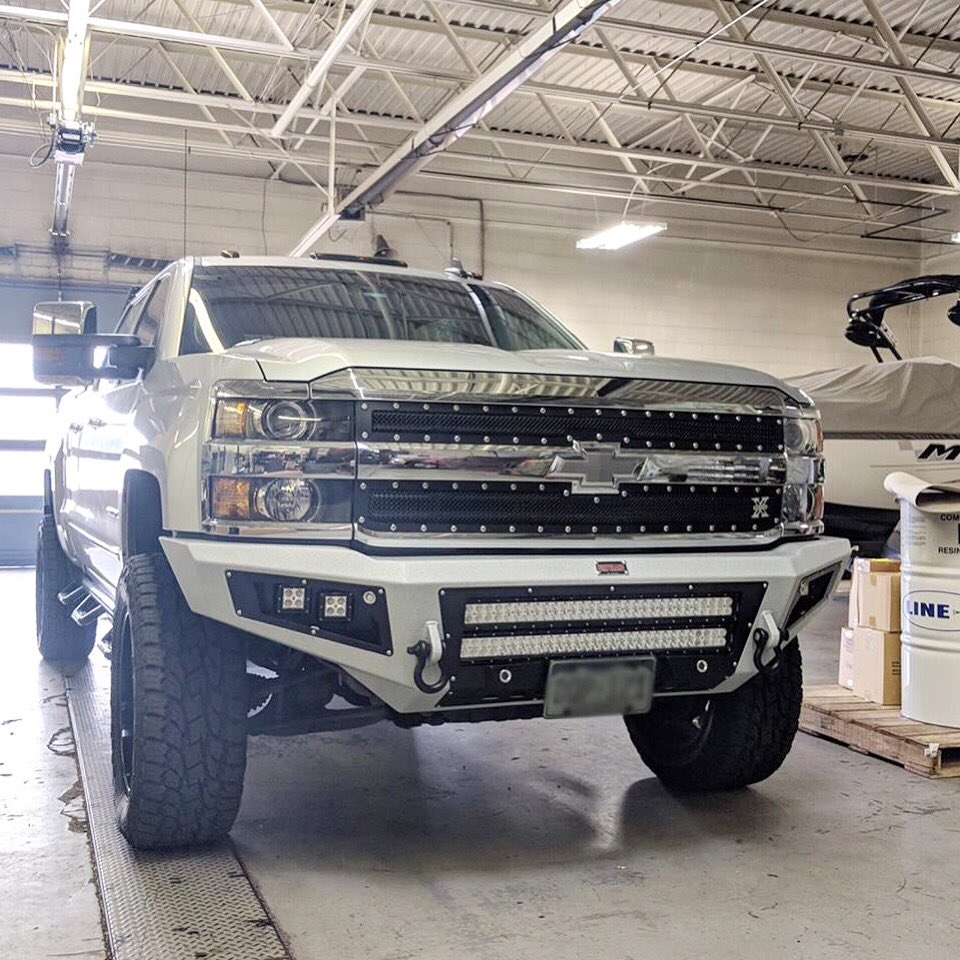 MetraElectronic's tweet image. We like how they got creative with @bodyguardbumpers and LINE-X, with our #HeiseLED lights on the front end! Sprayed by @LineXCos