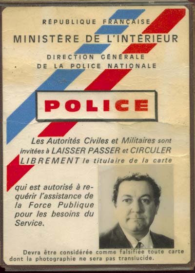 Karent_Kat's tweet photo. Inspecteur la Bavure 🕵️🔫
"Mais maman, les costumes et les cravates, c'est pour les gangsters, maintenant. C'est comme ça qu'on les reconnait. C'est les escrocs, les ministres, les trucs comme ça qui sont en costume cravate."
@France4tv
#depardieu #coluche
#zidi #Lavanant https://t.co/YbEg8VcDQE